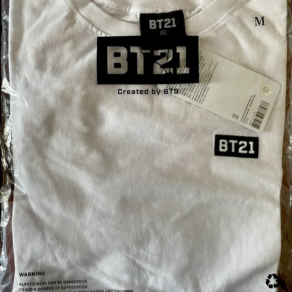 New BT21 (BTS) crewneck t-shirt! - Picture 1 of 2